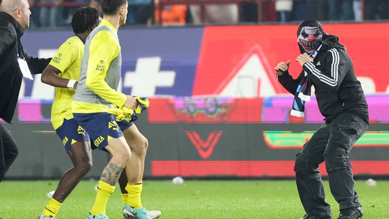 Scènes de violences en Turquie entre les supporters de Trabzon et les joueurs de Fenerbahçe