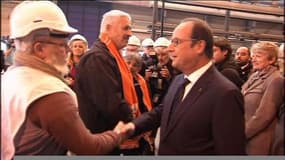 Crise sociale: Hollande et Macron pris pour cible