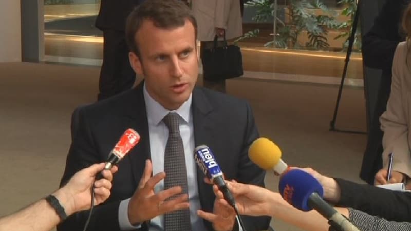 Emmanuel Macron devant des journalistes, à l'issue d'un entretien avec son homologue allemand Sigmar Gabriel et les présidents de la Commission européenne et du Parlement européen à Strasbourg.