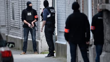Les attentats de Bruxelles ont-ils un lien avec une cellule terroriste démantelée en 2015?