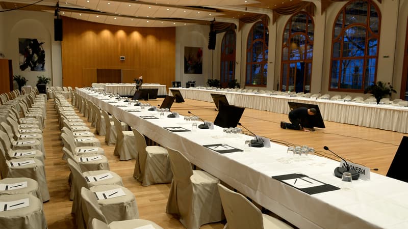La salle de conférences dans laquelle va se tenir Genève II, dans l'un des salons du Montreux Palace, en Suisse.