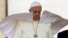 Selon le pape François, "La France doit devenir un Etat plus laïc" - Mercredi 2 Mars 2016