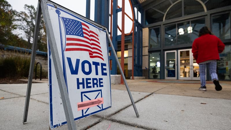 Élection américaine: des bureaux de vote visés par des alertes à la bombe, la Russie pointée du doigt