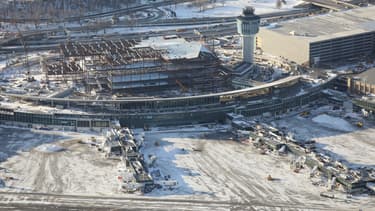 L'aéroport de La Guardia à New York paralysé par la neige.