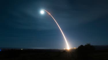 Le missile équipé d'une ogive a été lancé à 00H27 (07H27 GMT) depuis la base aérienne de Vandenberg, en Californie, et a parcouru quelque 6.760 km au-dessus du Pacifique