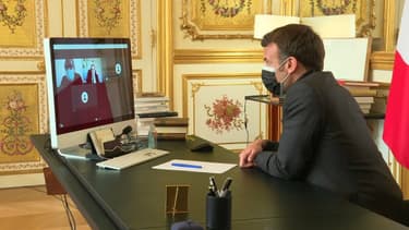 Emmanuel Macron lors du cours en visioconférence ce mardi après-midi.
