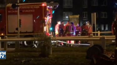 Les pompiers lors d'un incendie d'immeuble à Bobigny, le 27 décembre 2018.