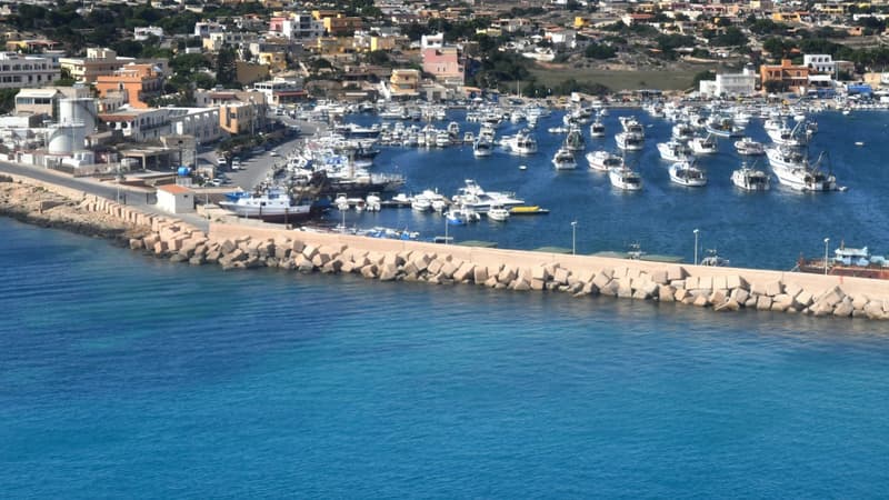Un nouveau navire humanitaire a accosté de force à Lampedusa, ce samedi (PHOTO D'ILLUSTRATION)