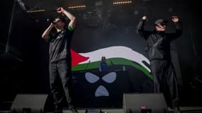 Le groupe Kneecap lors de son concert à Rock en Seine, ce dimanche 24 août 2025.