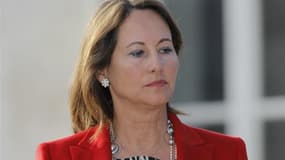 Le gouvernement cherche une fonction pour Ségolène Royal, qui étale dans la presse son malaise après sa défaite aux élections législatives et l'attaque qu'elle a subie de la part de Valérie Trierweiler. /Photo prise le 17 juin 2012/REUTERS/Gonzalo Fuentes