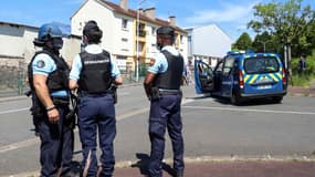 Des gendarmes au Lardin-Saint-Lazare en Dordogne
