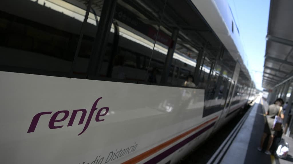 El jefe de Renfe dimite tras el escándalo de los trenes demasiado grandes para los túneles