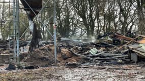 Près de 3.000 poulets sont morts dans l'incendie d'un poulailler ce lundi 2 décembre 2024 à Licques (Pas-de-Calais).
