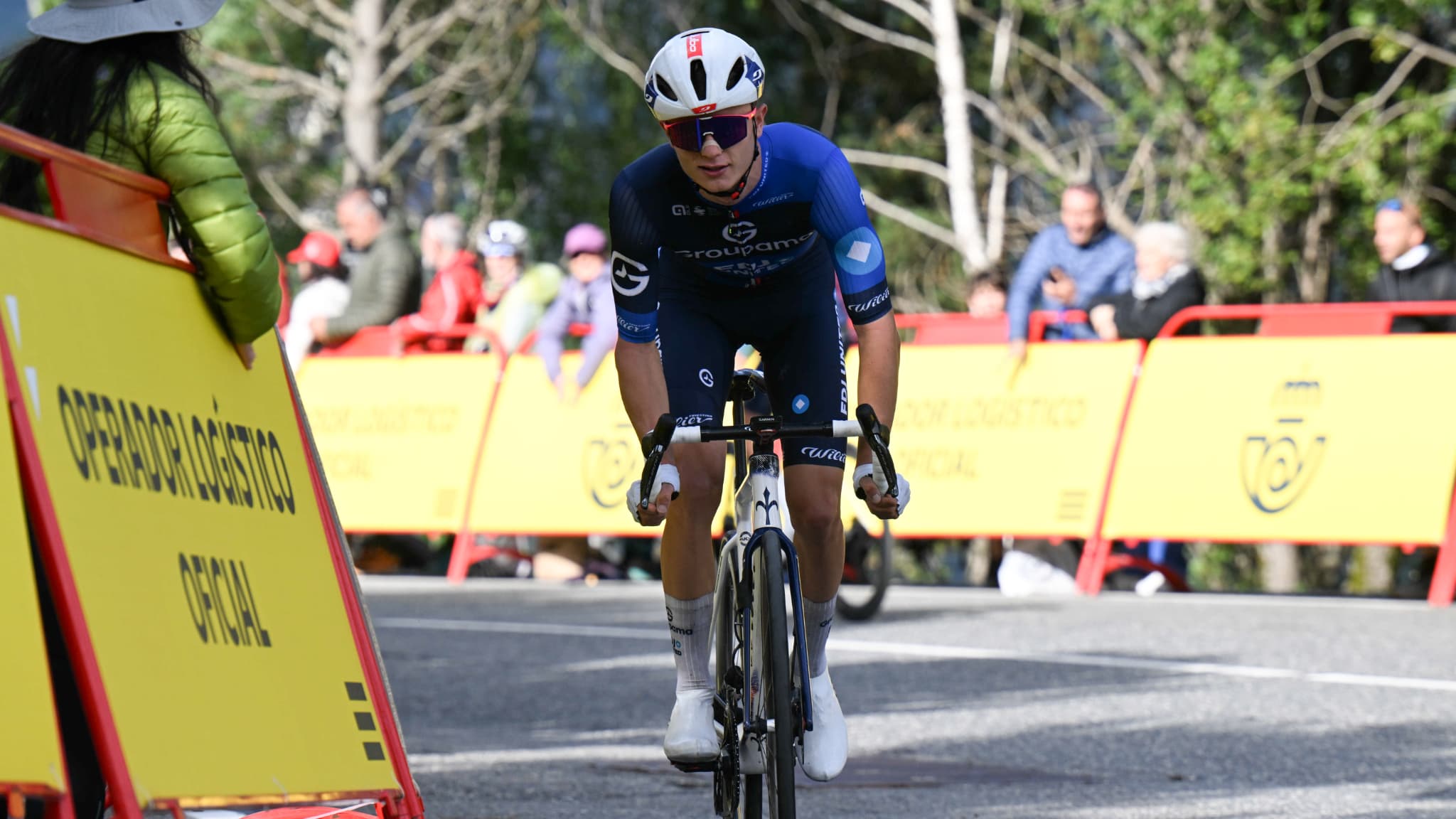 VUELTA 2025: LES LARMES TOUCHANTES DE BRIEUC ROLLAND, PASSÉ TOUT PRÈS DE LA VICTOIRE D'ÉTAPE