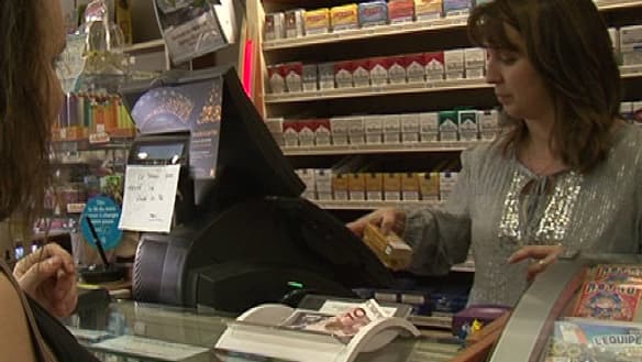 13 millions de fumeurs sont concernés en France par cette nouvelle hausse du prix du tabac. 13 millions de fumeurs sont concernés en France par cette nouvelle hausse du prix du tabac.