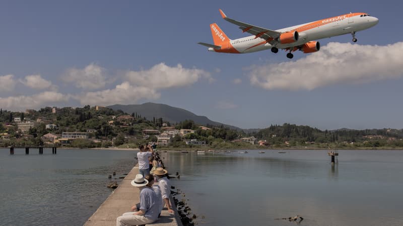 "C'est du délire, il n'y a plus de place pour aucun avion": de plus en plus de retards dans les aéroports en Grèce, dépassés par le boom du tourisme
