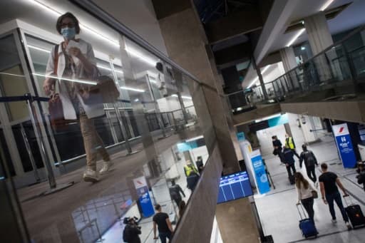 Les passagers arrivent à l'aéroport de Nantes Atlantique, à Bouguenais, le 8 juin 2020 Les passagers arrivent à l'aéroport de Nantes Atlantique, à Bouguenais, le 8 juin 2020