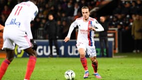 Maxence Caqueret avec Lyon contre Lorient en L1, le 4 mars 2022