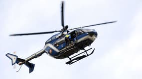 Un hélicoptère de la gendarmerie durant un exercice, le 23 février 2016, près de Bagnères-de-Luchon (Haute-Garonne) (image d'illustration)