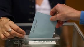 Actuellement, les électeurs votent dans chaque arrondissement pour une liste de conseillers d'arrondissement, et les élus du haut de la liste siègent à la fois au conseil d'arrondissement et au conseil municipal