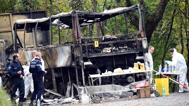 L'accident entre un car et un camion à Puisseguin a fait au moins 43 morts. 