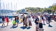 Des vacanciers en train de débarquer sur l'île de Porquerolles en août 2022.