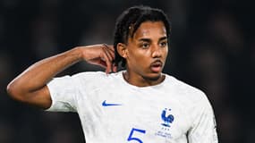 Le défenseur tricolore Jules Koundé lors du match Grèce-France, le 21 novembre 2023