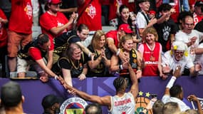 Des supporters de l'AS Monaco basket, le 23 mai 2025 en Euroligue