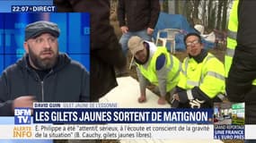 Les gilets jaunes sortent de Matignon