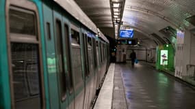 Cinq syndicats de la RATP ont lancé lundi un appel à faire grève le jeudi 17 décembre pour protester contre "les conséquences" pour les agents de la prochaine ouverture à la concurrence des réseaux de la régie