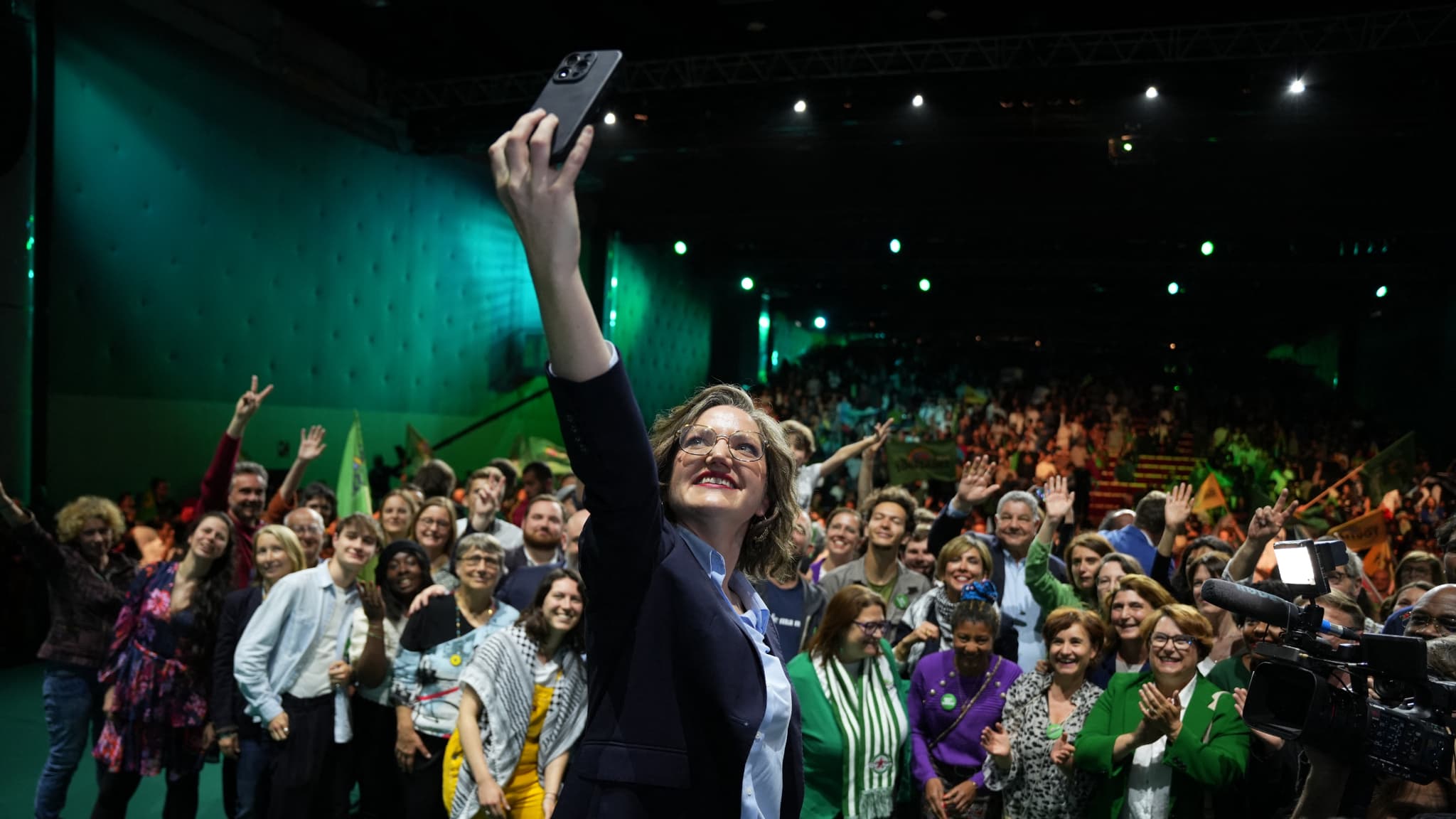La tête de liste des Ecologistes aux élections européennes, Marie Toussaint, lors d'un meeting à Aubervilliers (Seine-Saint-Denis), le 2 juin 2024. La tête de liste des Ecologistes aux élections européennes, Marie Toussaint, lors d'un meeting à Aubervilliers (Seine-Saint-Denis), le 2 juin 2024.