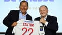 Le président de l'Olympique lyonnais Jean-Michel Aulas et l'homme d'affaires John Textor lors de l'annonce de la vente du club au milliardaire américain, le 21 juin 2022
