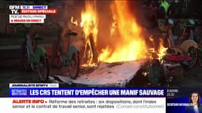 Réforme des retraites: des vélos incendiés sur la place de l'Hôtel de Ville de Paris