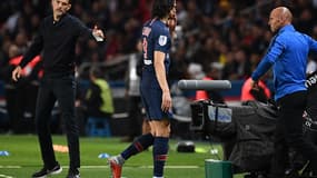 Thomas Tuchel et Edinson Cavani lors du remplacement de ce dernier face à Lyon
