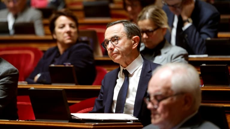 Le chef des sénateurs LR Bruno Retailleau lors de débats sur le projet de loi immigration au Sénat, le 14 novembre 2023 à Paris