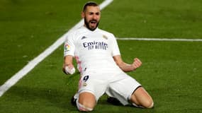 Karim Benzema célèbre un but avec le Real Madrid