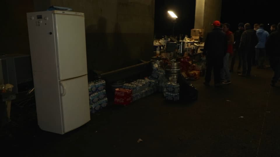 Des agriculteurs en colère ont passé la nuit du lundi 29 au mardi 30 janvier 2024 sur l'A11 près de Paris. Des agriculteurs en colère ont passé la nuit du lundi 29 au mardi 30 janvier 2024 sur l'A11 près de Paris.