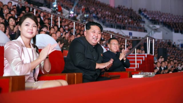 Ri Sol-Ju aux côtés de Kim Jong-Un en 2015.