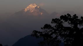 Une vue du massif du Dhaulagiri, à proximité immédiate du Gurja.