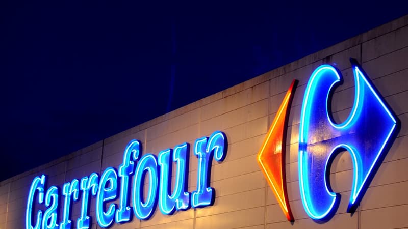 Carrefour veut se différencier en proposant à ses clients qui achèteront des supports vidéo physiques en magasins de télécharger gratuitement la copie numérique du film ou série acheté, grâce au standard Ultraviolet.

