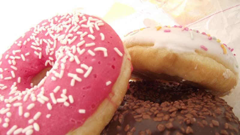 Un seul donut, ces beignets sucrés américains, contient plus de 450 calories en moyenne.