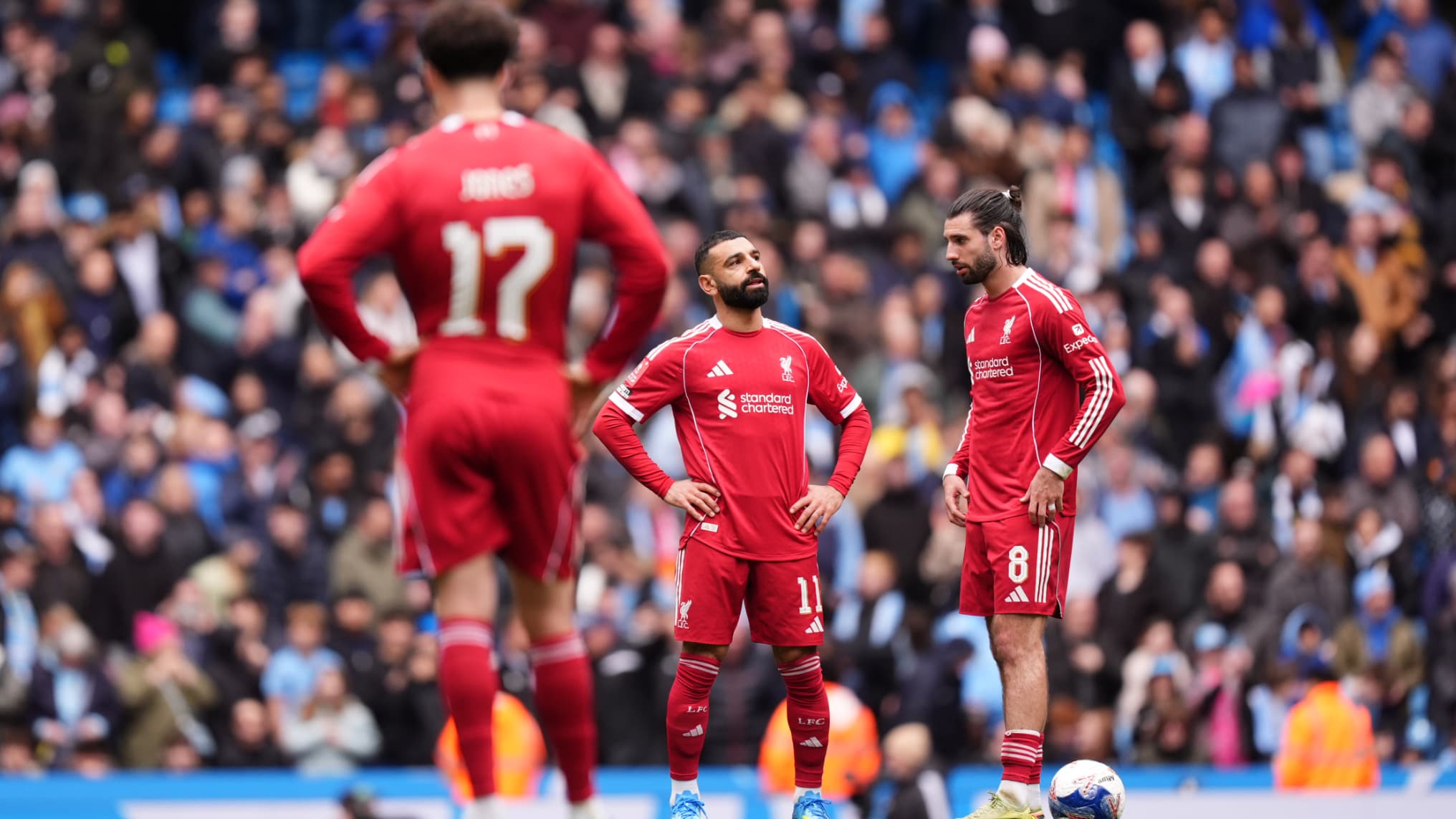 A leaky defense and a missed penalty: Liverpools debacle, humiliated by Manchester City before facing PSG