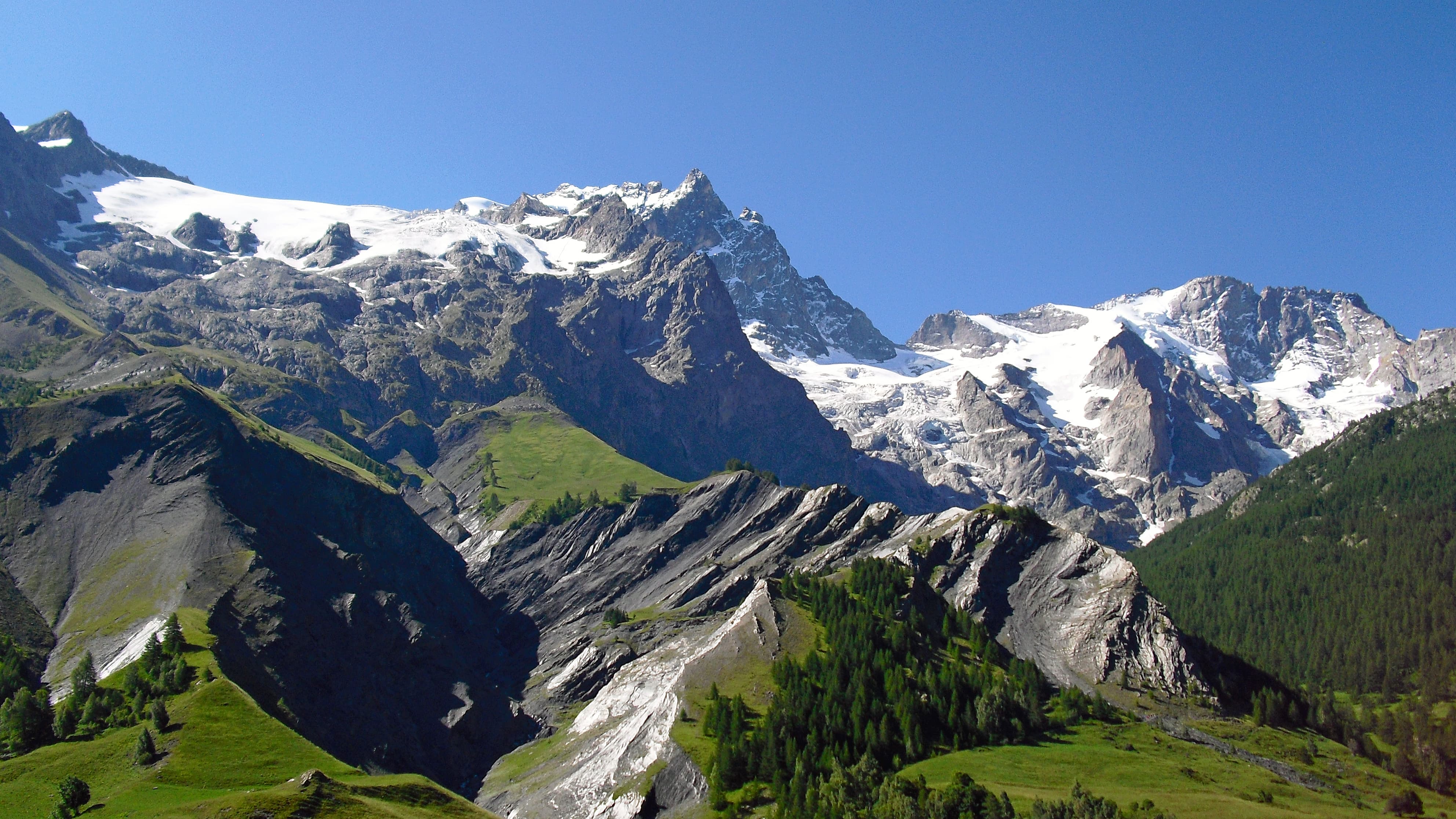 На каких территориях расположены горы альпы. Горы Альпы. Швейцария горы. Образование альпийских гор. Альпийские горы по образованию.