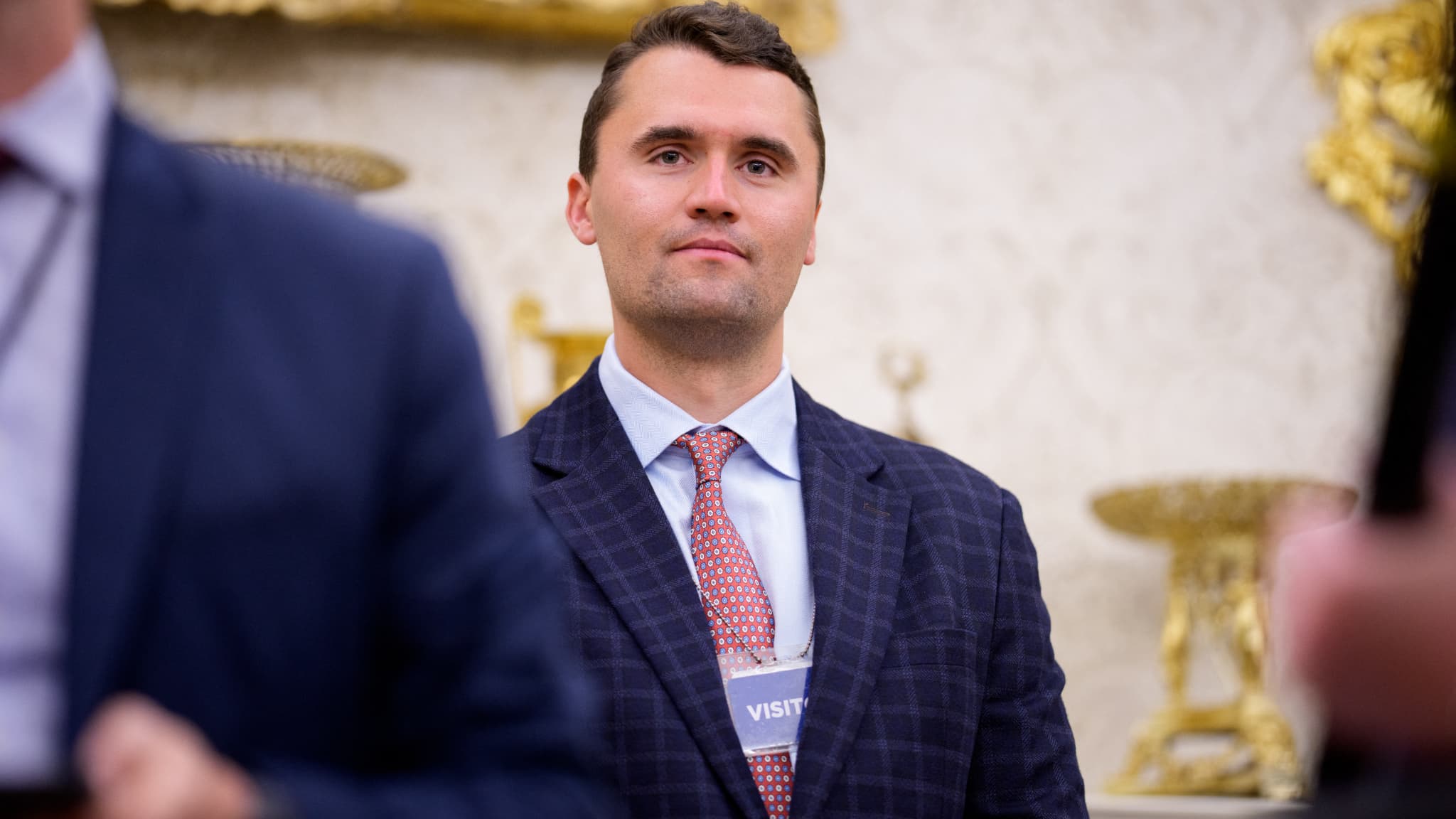 L'INFLUENCEUR CONSERVATEUR CHARLIE KIRK, GRAND ALLIÉ DE DONALD TRUMP, BLESSÉ PAR BALLE DANS L'UTAH