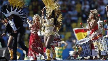 Shakira chantant lors de la cérémonie de clôture du Mondial 2014, au Macarena Stadium de Rio de Janeiro.