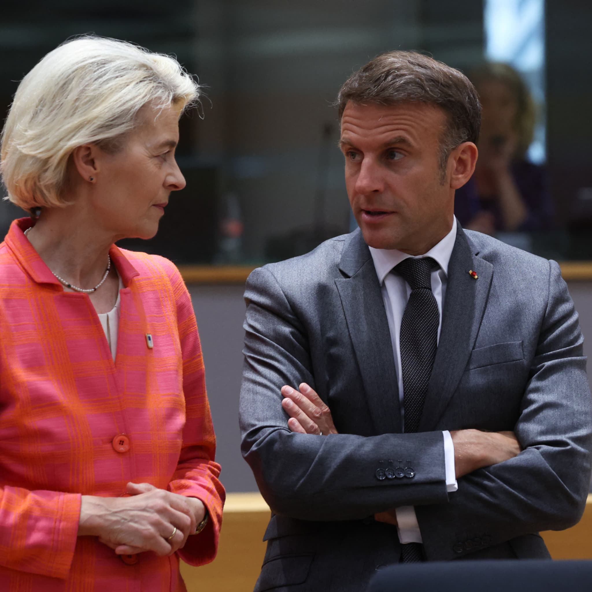 Commission européenne: Macron salue la réélection de von der Leyen "pour une Europe plus souveraine"