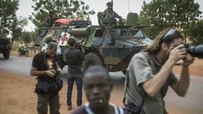 Des photojournalistes au Mali, en janvier 2013.