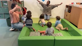 À Lyon, une structure offre une "préparation" à la rentrée en maternelle aux enfants.