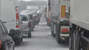 Le préfet de Paris recommande aux franciliens de ne pas prendre la voiture ce vendredi.