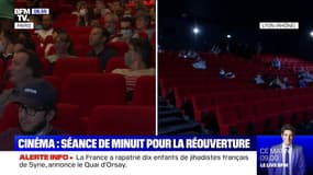 Les images des premiers cinéphiles de retour au cinéma dès minuit